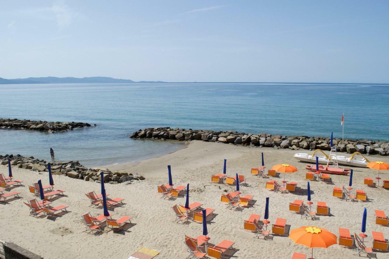 Suites Pratoranieri Beach 폴로니카 외부 사진